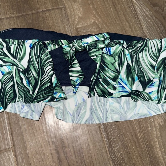 A n.a green tropical leaf bandeau flounce bikini top with removable strap XL NWT - Picture 10 of 13